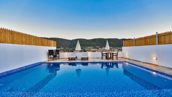 Muhafazar Balayı Villa (Villa Emir)